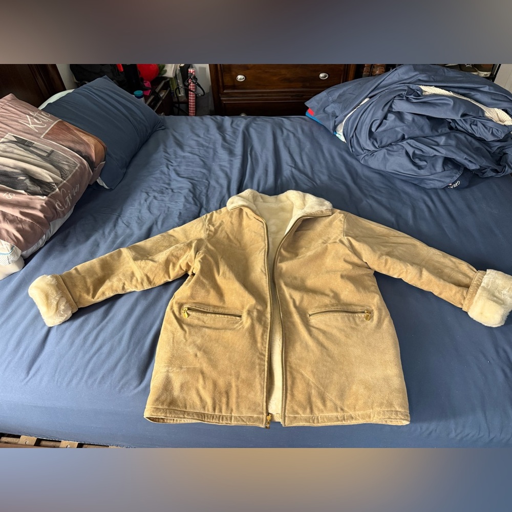 Men’s size L shearling sheepskin leather coat